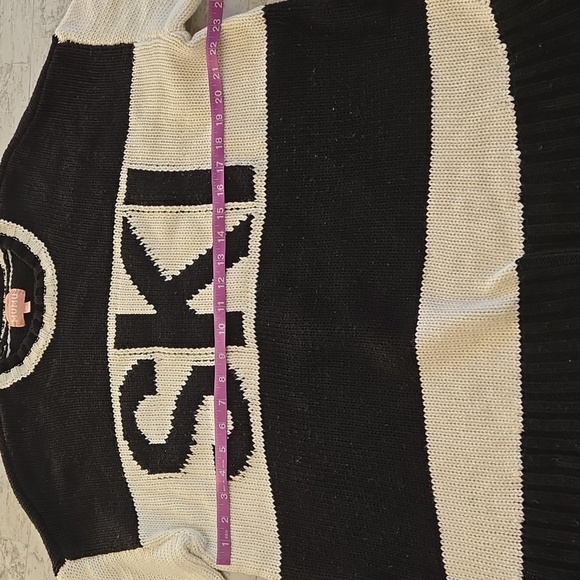 Show Me Your MuMu SKI Sweater Size Medium Oversized - Picture 6 of 8